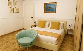 Amalfi Coast Room